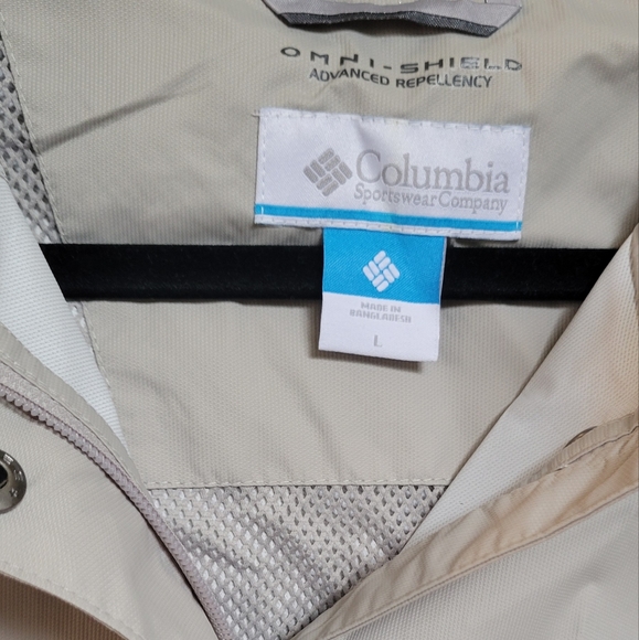 Columbia Rain Jacket, trench coat, Large, Tan, Beige - Picture 3 of 4